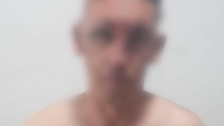 Sujeto fue aprehendido con un artefacto explosivo y un cilindro de gas al interior de un taxi, en Quito.