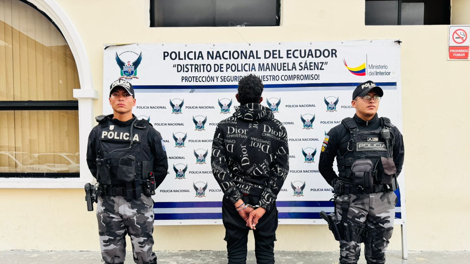 Detienen a ciudadano con 110 dosis de droga en el Centro Histórico de Quito