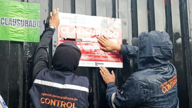 Clausura a night club clandestino al norte de Quito - Fuente:@amcquito