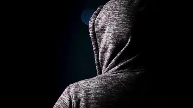 El hijo de la pareja de su madre la invitó a comer, la llevó con engaños a un motel y abusó de ella: autor de violación contra una menor es sentenciado