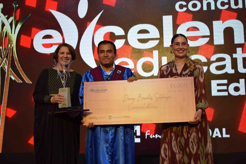 Premio Iberoamericano de Excelencia Educativa fue otorgado al peruano Danny Bernales Sotomayor