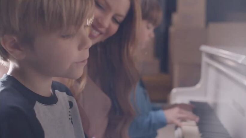 El video ‘Acróstico’ de Shakira ha sido lanzado hace pocos minutos y la aparición de sus hijos en el clip desató la ternura en redes.