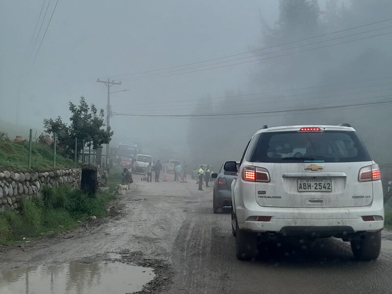 Vía Cuenca- Girón- Pasaje cerrada tras deslizamiento