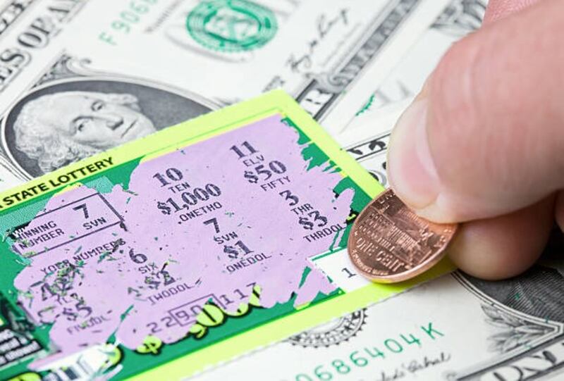 Estudiantes usaron inteligencia artificial para ganar la lotería