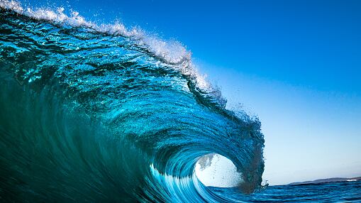 Enormes olas para el feriado en Ecuador