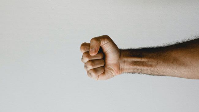 Sujeto fue sentenciado por violencia psicológica tras golpear y agredir verbalmente a su expareja.