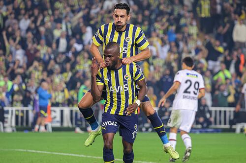 Énner Valencia saldría del Fenerbahce y su destino estaría en Brasil, México o Dubai