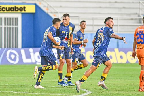 Deportivo Cuenca y Delfín quieren salir del fondo en Liga Pro