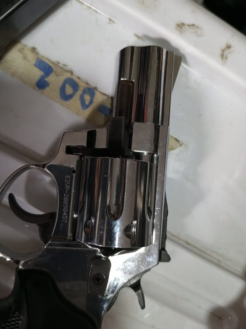 Intervienen empresa de seguridad privada y decomisan armas de dudosa procedencia en Guayaquil