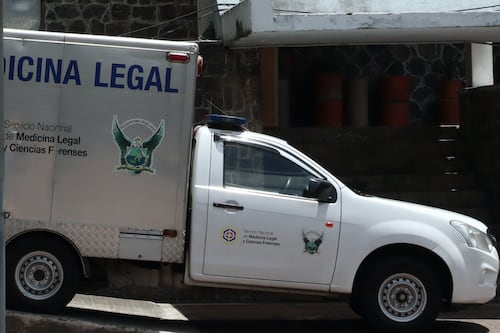 Sicarios disfrazados de policías asesinaron a una familia mientras dormía en Manta