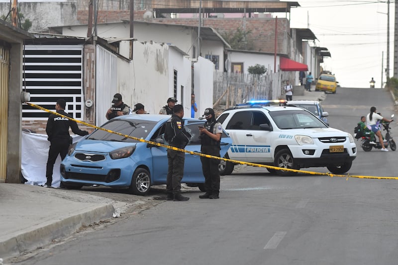 MANTA-SICARIATO-AGENTE-TRÁNSITO