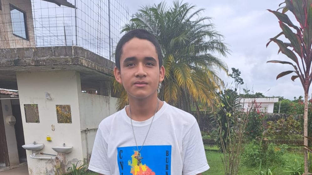 Madre de adolescente desparecido en Quito pide ayuda para localizarlo.