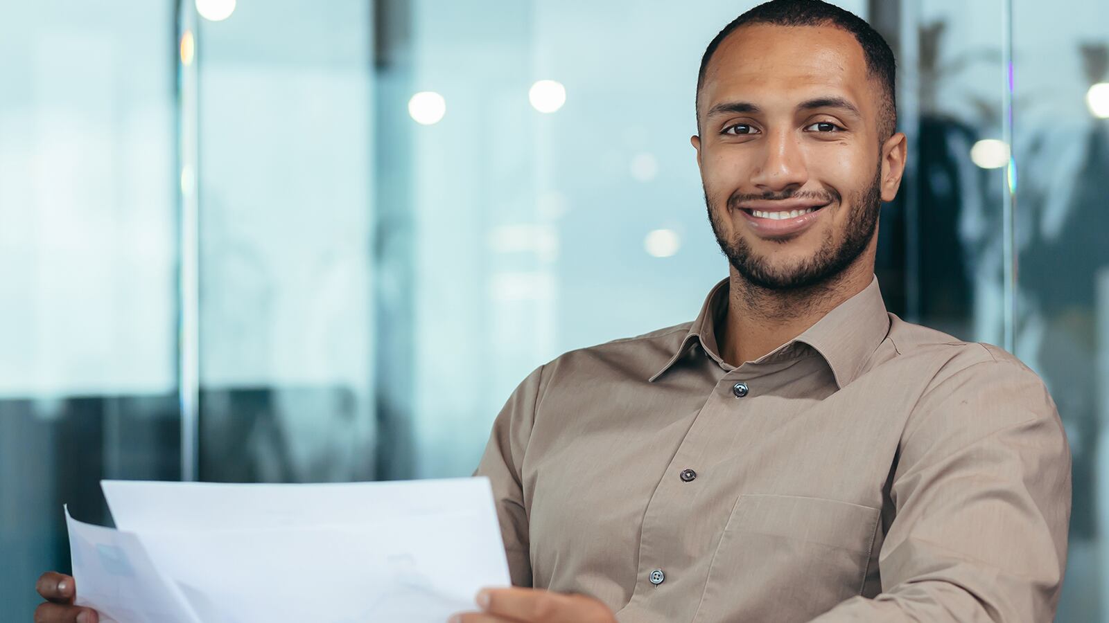 Técnica para ganar dinero en la bolsa sin comprar acciones y con poco capital