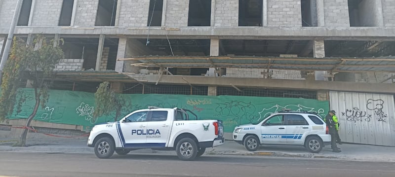 Revelan detalles de hombre que fue hallado suspendido en un árbol en Quito.