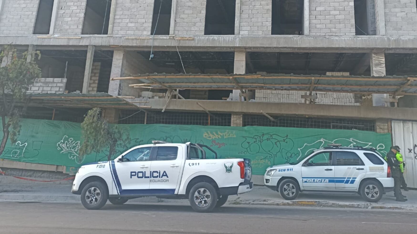 Revelan detalles de hombre que fue hallado suspendido en un árbol en Quito.
