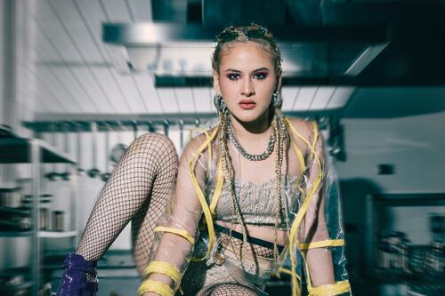 Mar Rendón lanza “TIBIO” junto a todos sus MARcianos