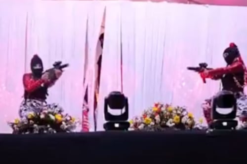Video viral muestra a estudiantes recreando escena de sicarios en evento escolar