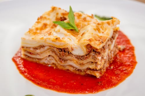 Receta: ¿Cómo preparar una lasaña casera de carne?