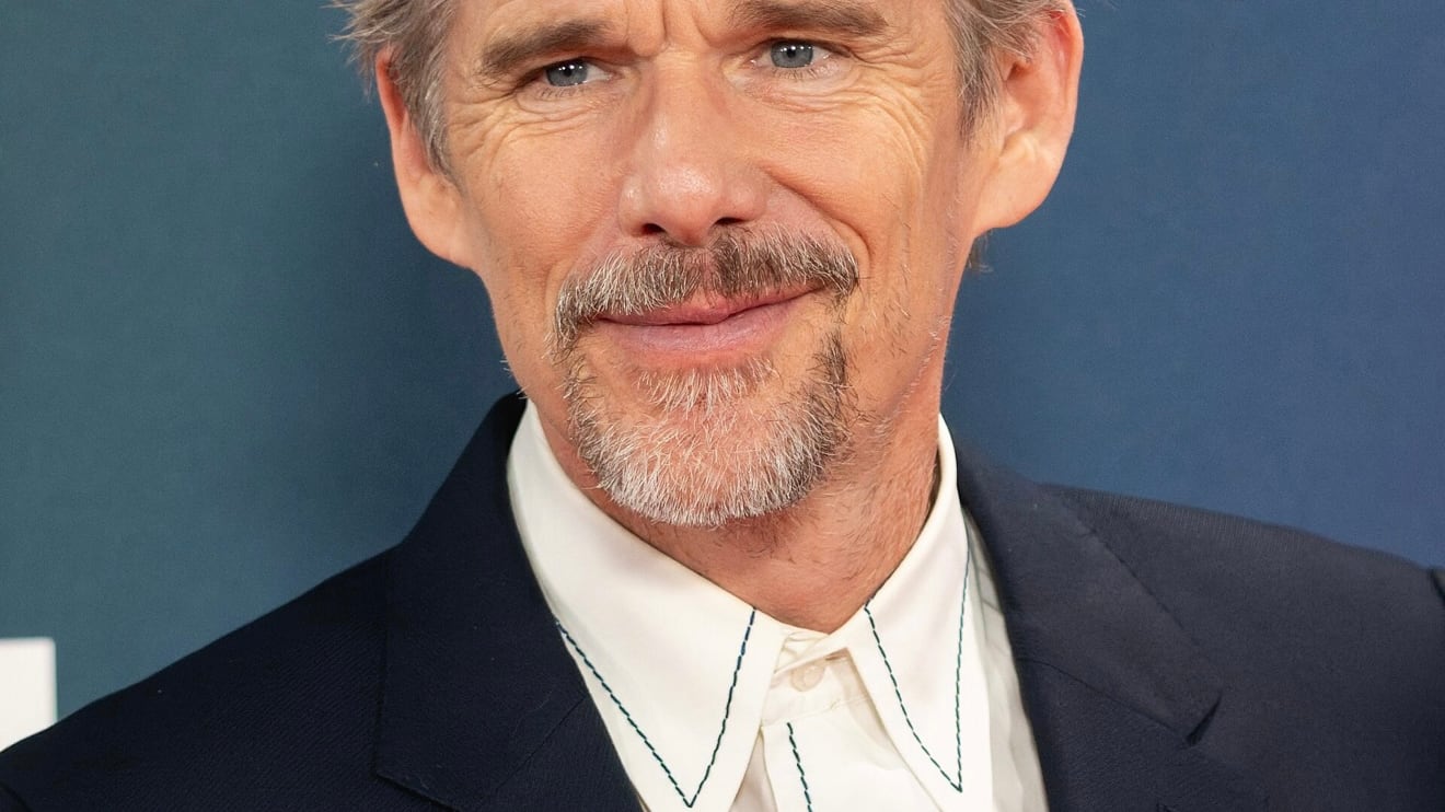 De ícono noventero a referente del cine de autor contemporáneo, Ethan Hawke ha construido una carrera sólida y diversa. Foto: Wikipedia.