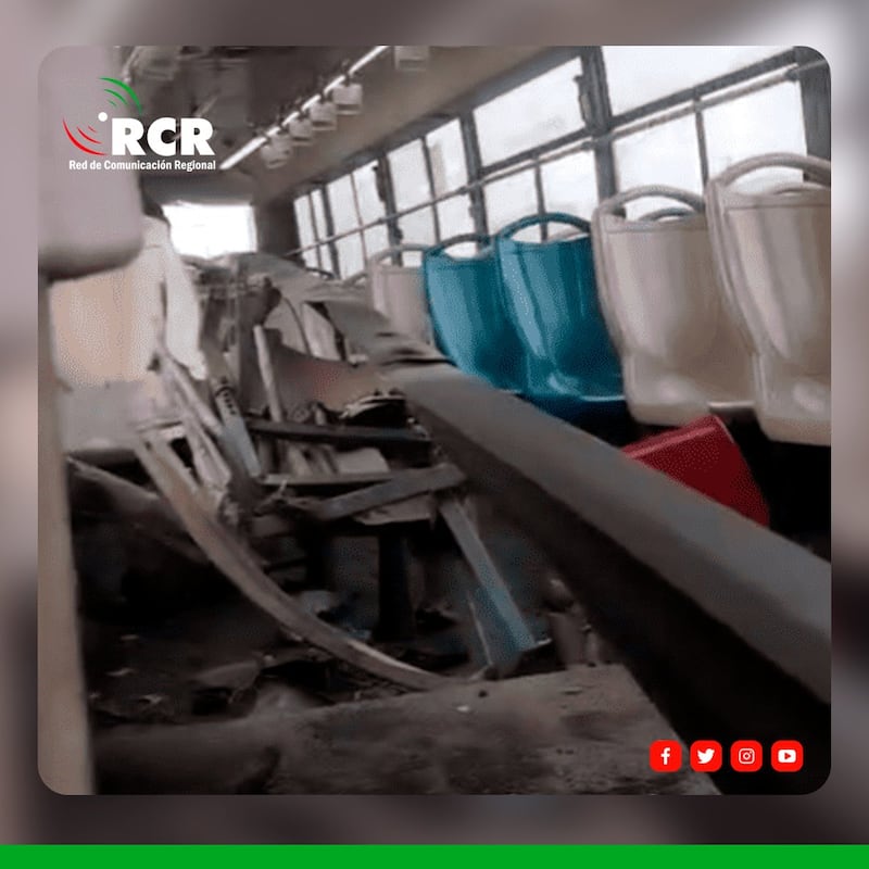 Bus se impactó contra una valla en Perú