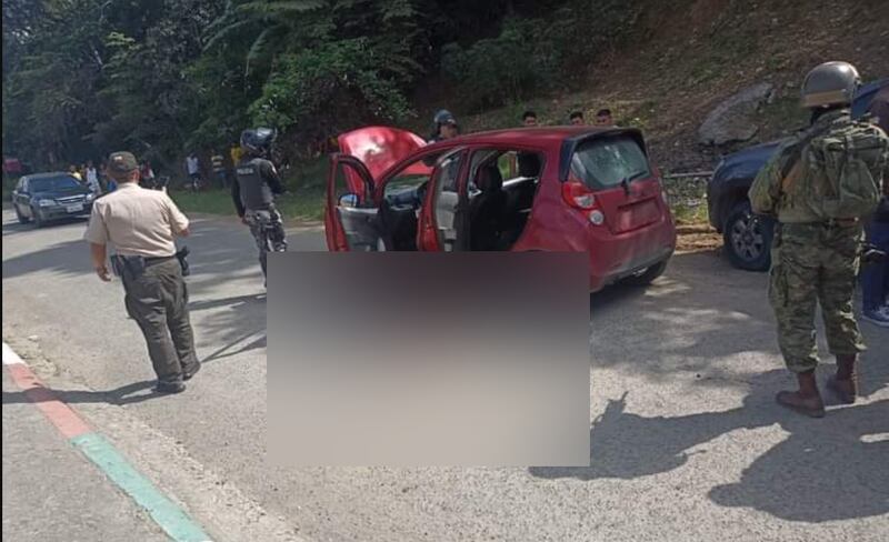 Policía resultó herido tras cruce de balas entre militares y sujetos armados a bordo de una motocicleta.