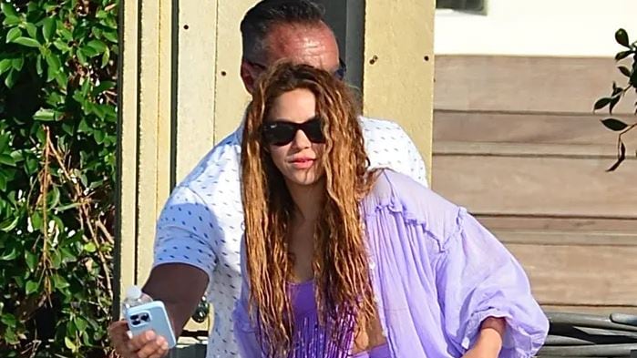 Shakira y Lewis Hamilton paseando en yate en Miami