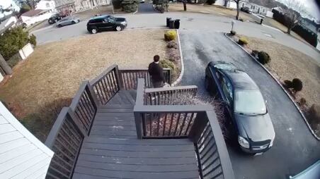 Detienen a migrante ecuatoriano.