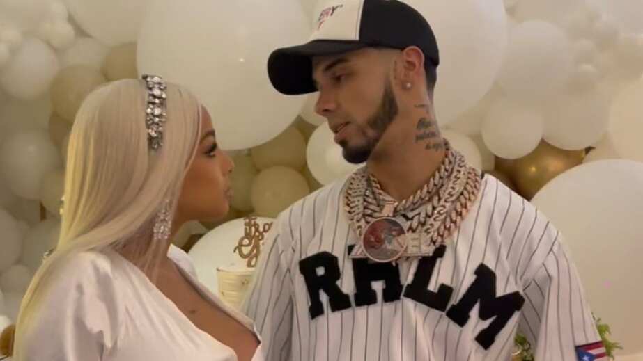 El cantante Anuel AA estuvo hace poco invitado a un podcast y allí contó todo sobre la espera de la niña con Yailin.