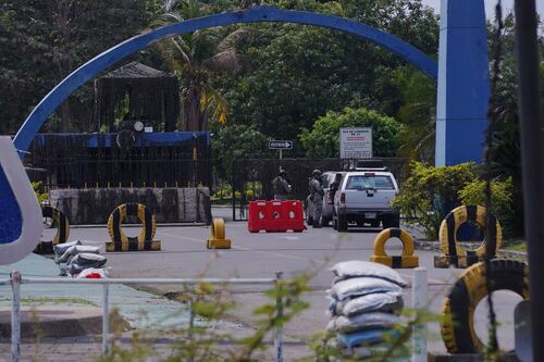 Familiares de menores desaparecidos en Guayaquil dan datos para cotejar con cuerpos calcinados