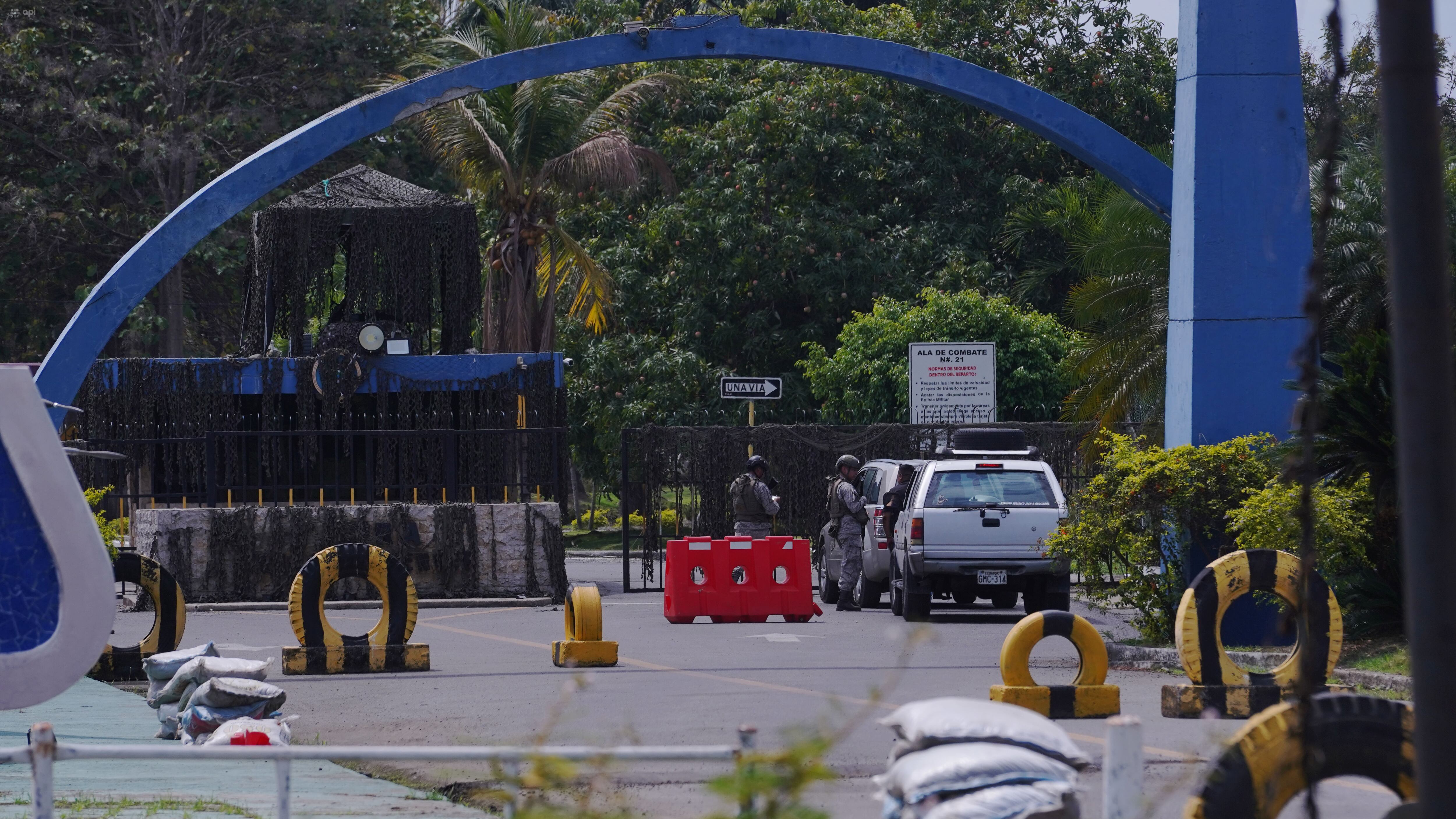 Taura, martes 24 de diciembre del 2024
Base Aérea Taura, ALA # 21, ubicada en el km. 24.½ de la vía Durán-Tambo, centro de operaciones de las 2 patrullas militares involucradas en la desaparición de los 4 menores.