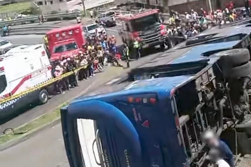 AMT presentará denuncia penal tras volcamiento de bus que dejó un niño fallecido en Quito