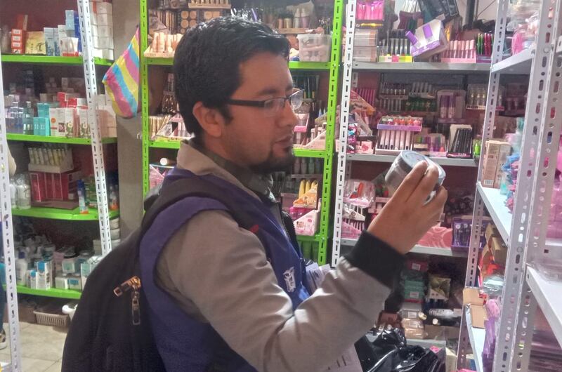 Cosméticos falsos en el sur de Quito