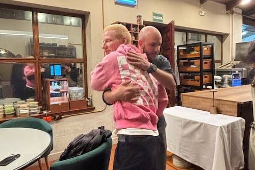 Ed Sheeran ya disfruta Ecuador: esto fue lo primero que comió en Quito