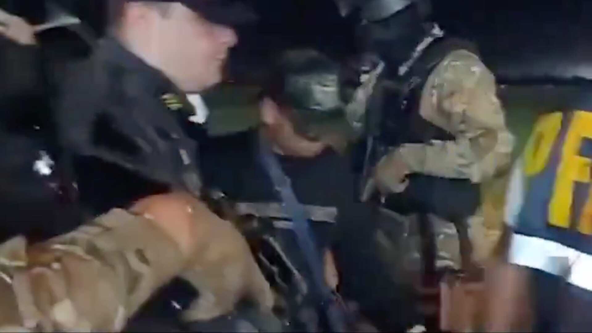 Familia de alias Fito saliendo de Argentina