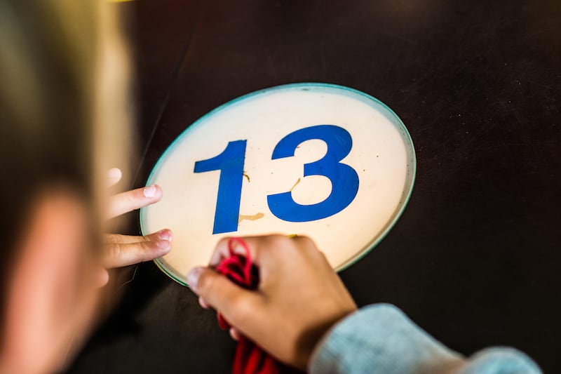 El martes 13 de 2026 es considerado de mala suerte por la tradición, pero se puede aprovechar con precaución y planificación.