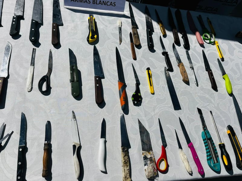 Operativo Apolo deja detenidos, armas y más de 1.300 dosis de droga incautadas en Quito. Foto: Policía Nacional