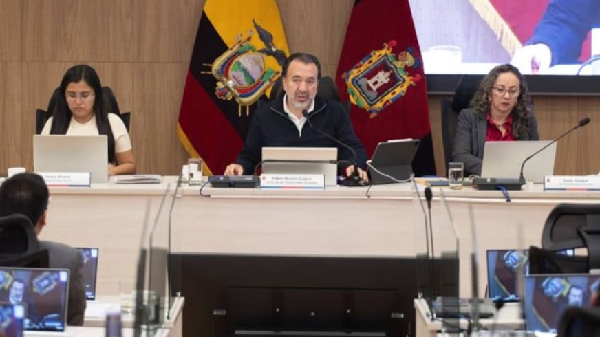 Quito insistirá ante la EEQ cobrar la tasa de basura en la luz eléctrica