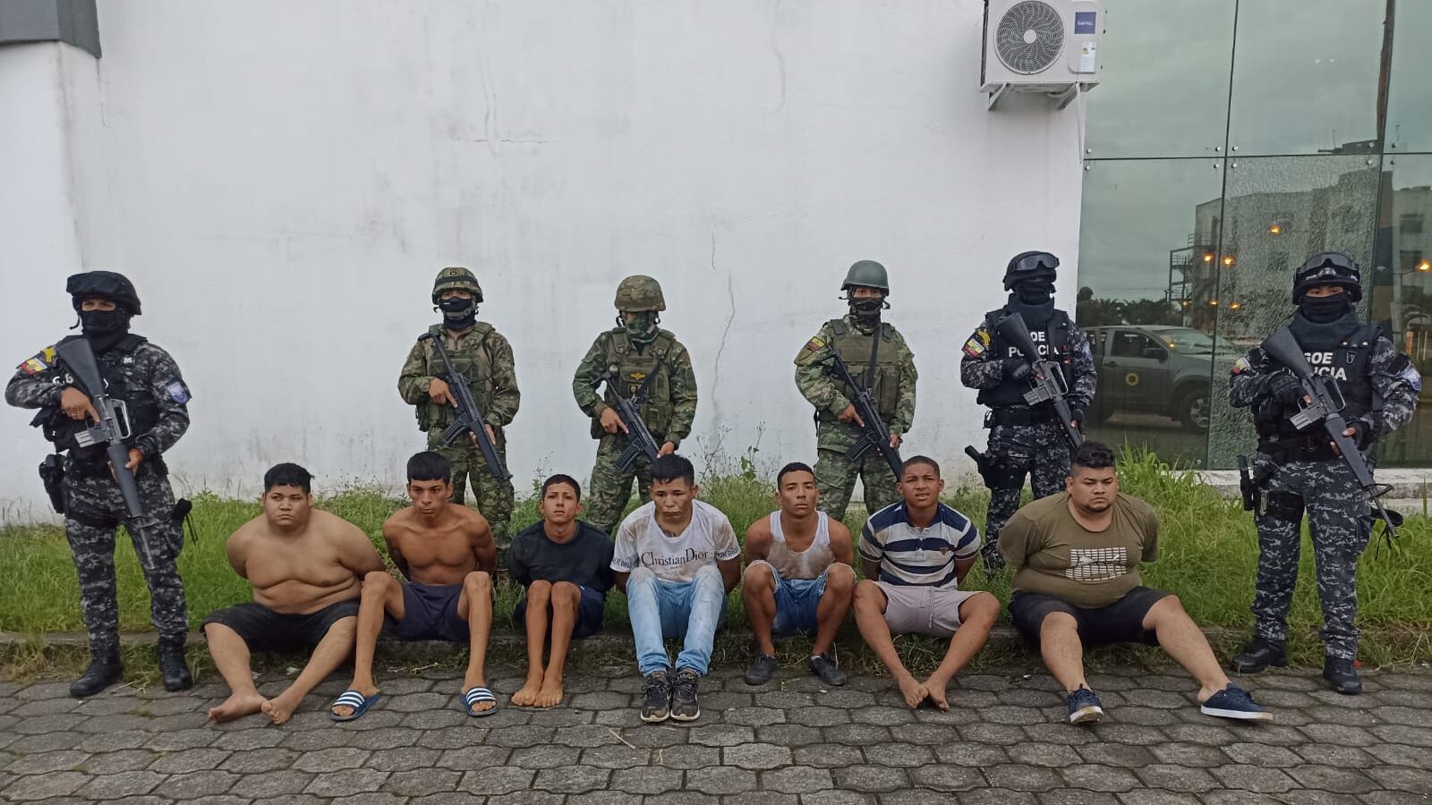 Recomiendan uso de armas letales contra el terrorismo