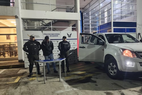 Quito: tenía orden de captura y quiso robar un carro, pero el GPS lo delató y terminó detenido