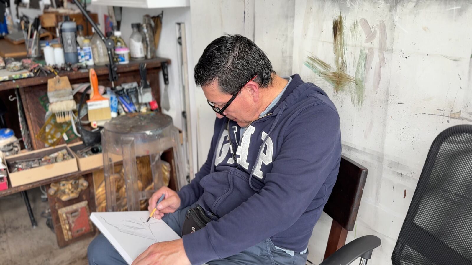 Artistas ayudan a las personas a expresarse en este ámbito durante un momento difícil de su vida.