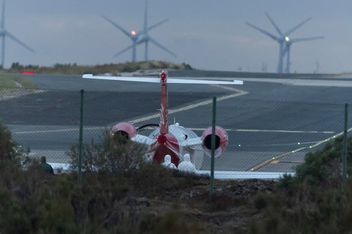 Así evacuaron a pasajeros graves por brote de hantavirus en crucero aislado frente a Cabo Verde