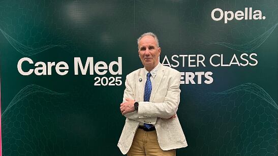 Dr. Francisco Guarner, médico especialista en gastroenterología y en el aparato digestivo