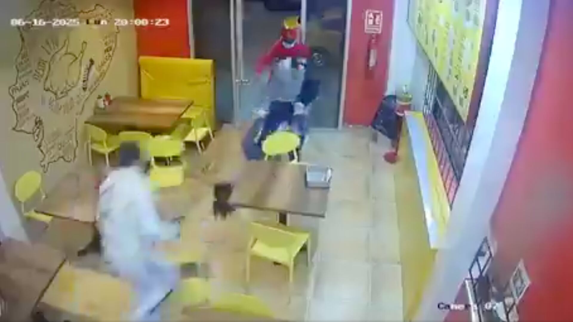 Secuestro a dueña de asadero de pollos en Daule