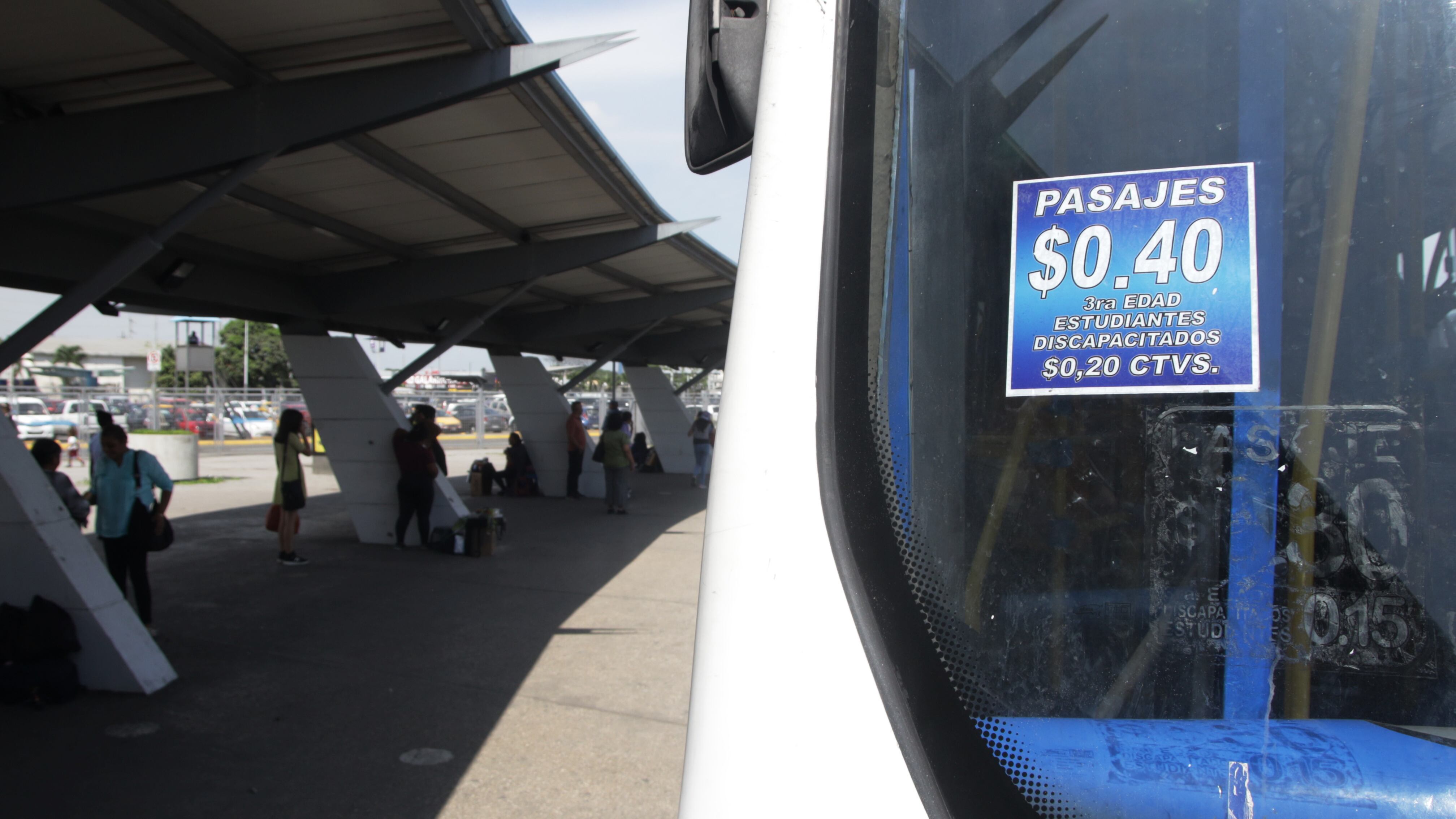 Desde hoy varias unidades de transporte urbano en Guayaquil, ubicaron a USD0.40 centavos el valor del pasaje