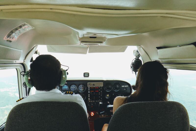 Los pilotos de avión aparecen en la segunda lista de empleos que causan infidelidad.