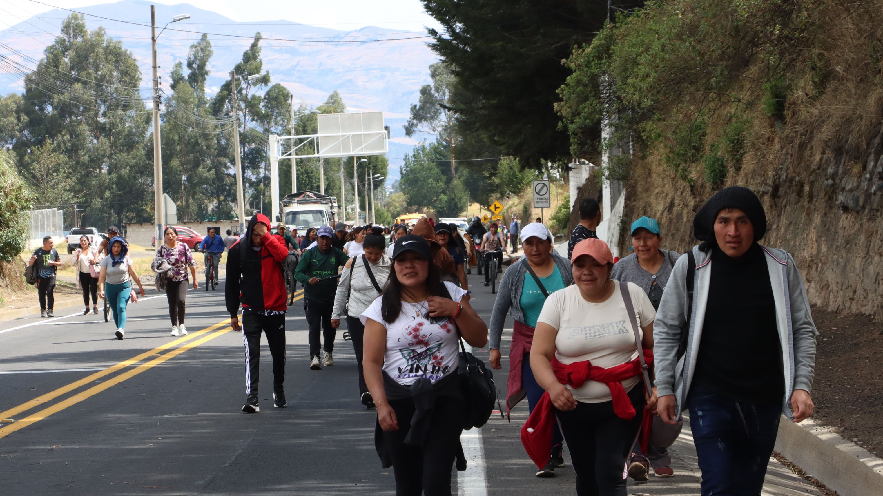 Múltiples cierres de tramos viales por manifestaciones este miércoles 24 de septiembre.