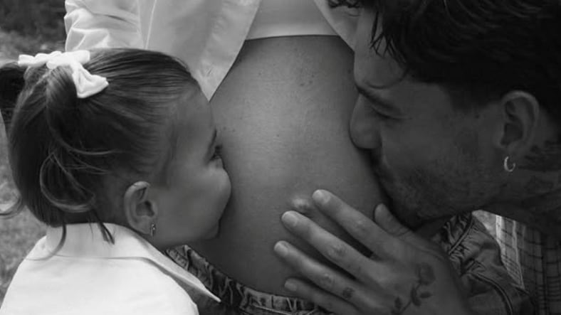 Maluma confirmó que será padre por segunda vez con una emotiva fotografía familiar.