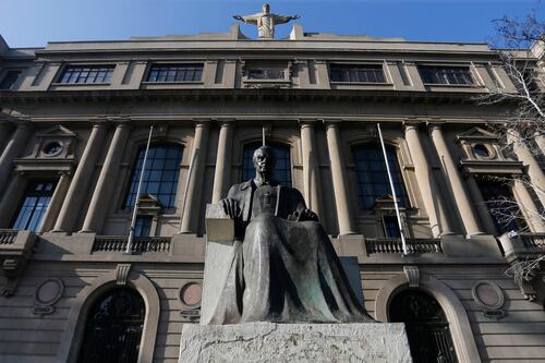 “¿Usted vino a dar una prueba oral o a que la ordeñen?” Alumnas de Derecho denuncian machismo en Chile