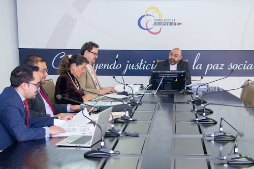 Consejo de la Judicatura deroga reglamento para salida del país de los menores de edad