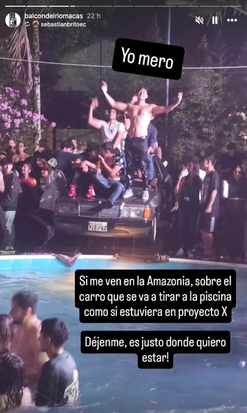 Lanzaron a un carro en Macas.